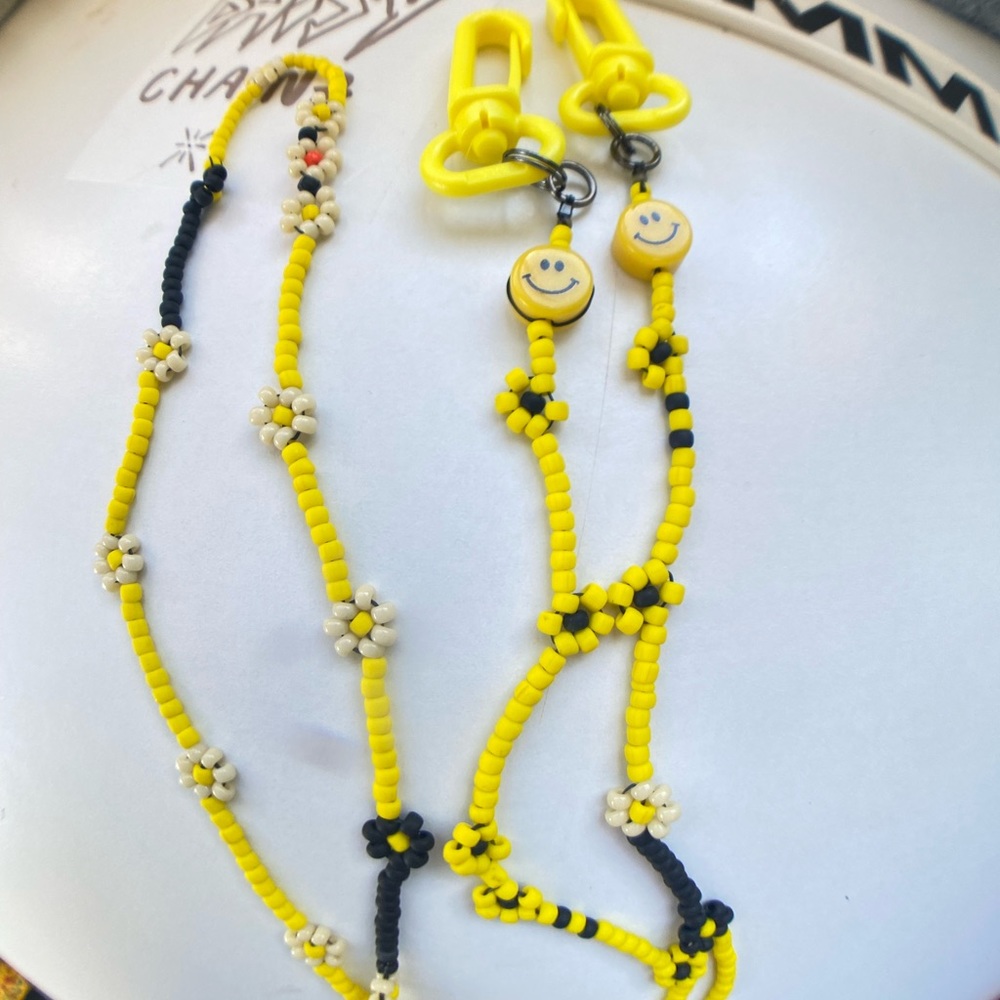 Mask chain - black and yellow smile - custom